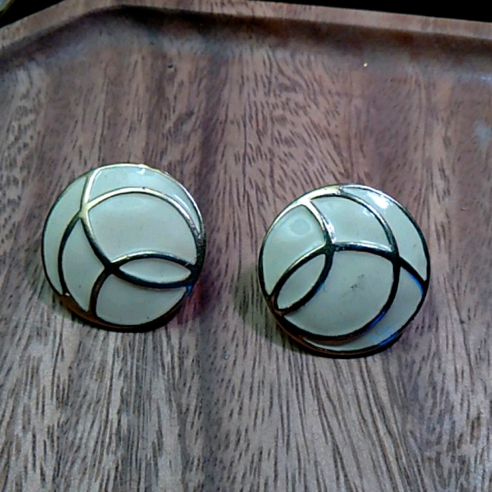 Vintage cream and gold monet earrings